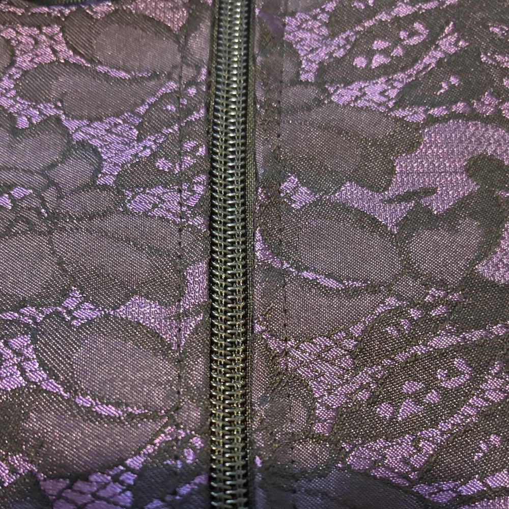 Elegant Purple Lace Corset - Picture 2 of 4